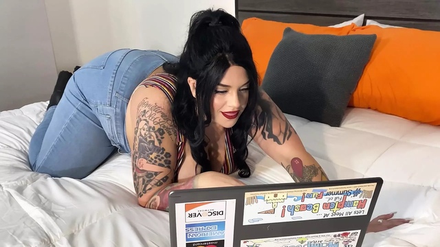 BBW Milf Sucks and Fucks All The Young College Boys On The Block